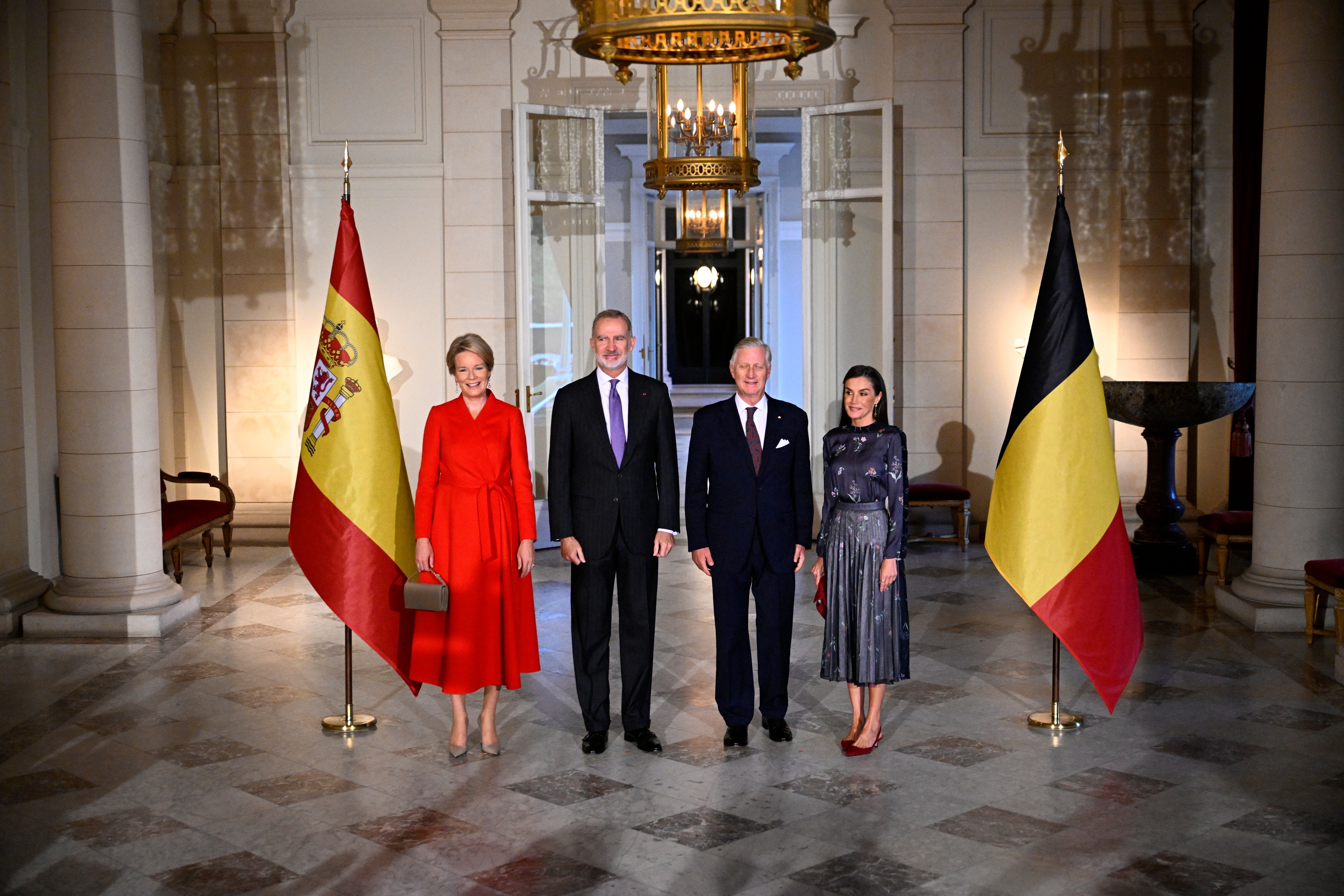 Felipe VI y doña Letizia posan junto a los reyes de Bélgica.