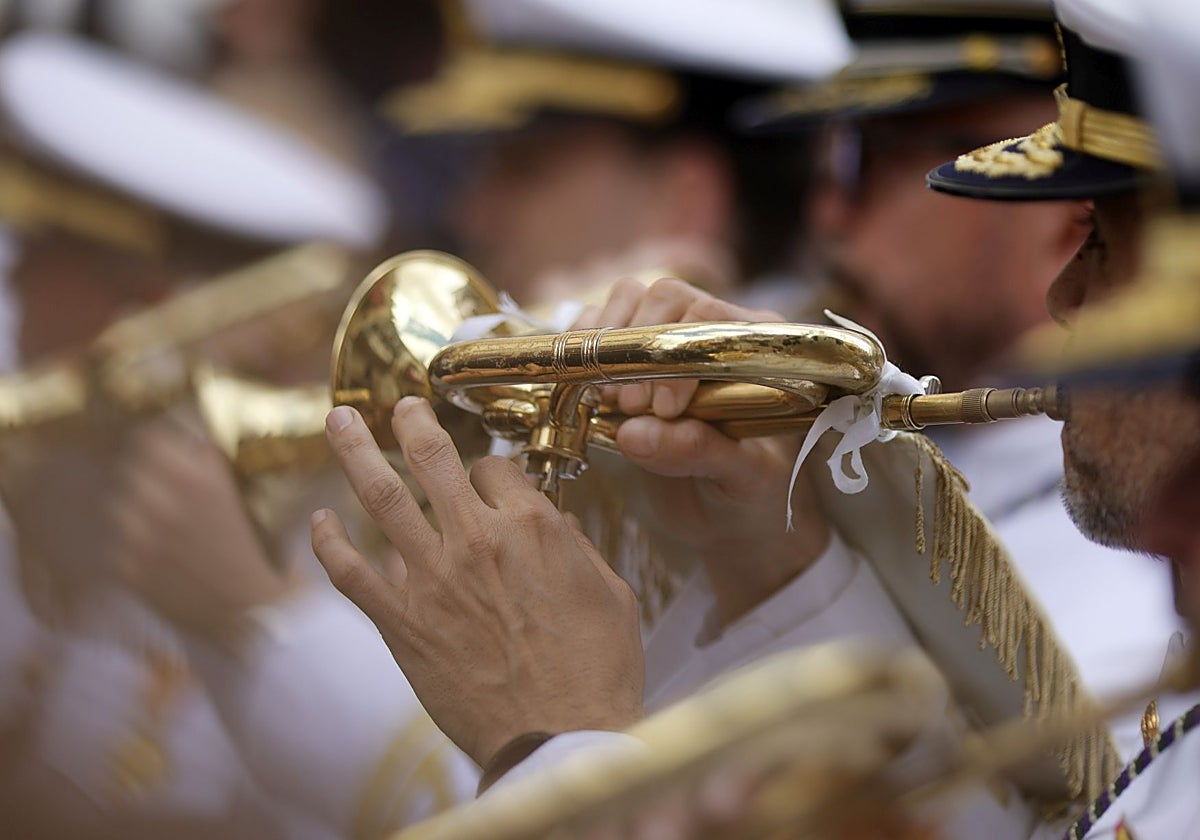 Músicos de Tres Caídos, en la Madrugá de Sevilla