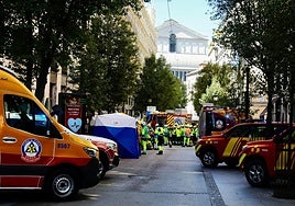 Derrumbe en Madrid de un edificio hoy: causas, muertos y última hora desde la calle Hileras en el barrio de Ópera, en directo
