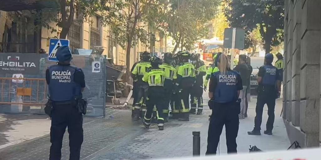 Derrumbe de un edificio en Madrid, en directo: causas, desaparecidos, heridos y última hora desde la calle Hileras en el barrio de Ópera hoy