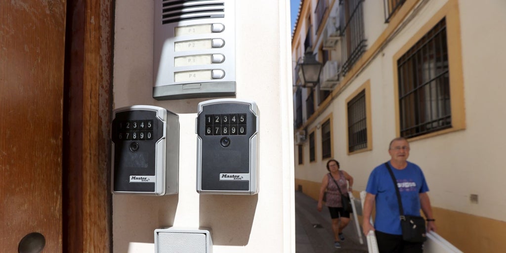 La Junta de Andalucía desarrolla un sistema para impedir la inscripción de viviendas en el Registro de Turismo