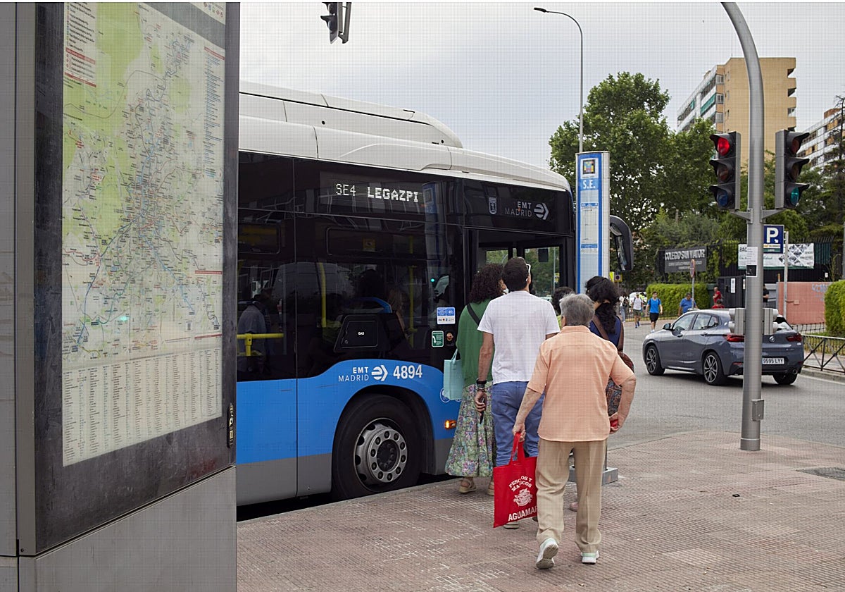 Usuarios del transporte público, en Madrid