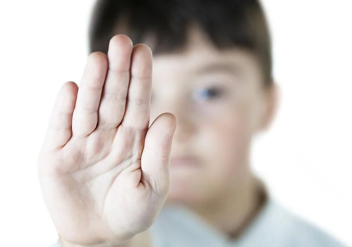 El 15% de adolescentes andaluces recibe solicitudes de adultos con intenciones sexuales a través de redes sociales