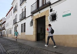 La exdirectora de una residencia de Córdoba se enfrenta a siete años de cárcel por estafar a ancianos y a la Junta más de 178.000 euros