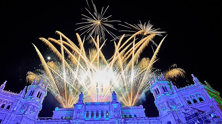 Espectáculo piromusical en Cibeles