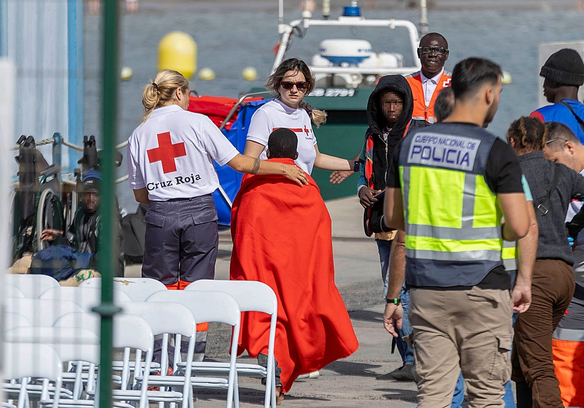 Ya están en suelo aragonés los tres primeros menas de los 251 asignados por el Gobierno central