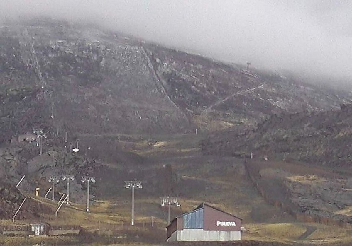 Zona cercana a Borreguiles donde se observa un finísimo manto de nieve