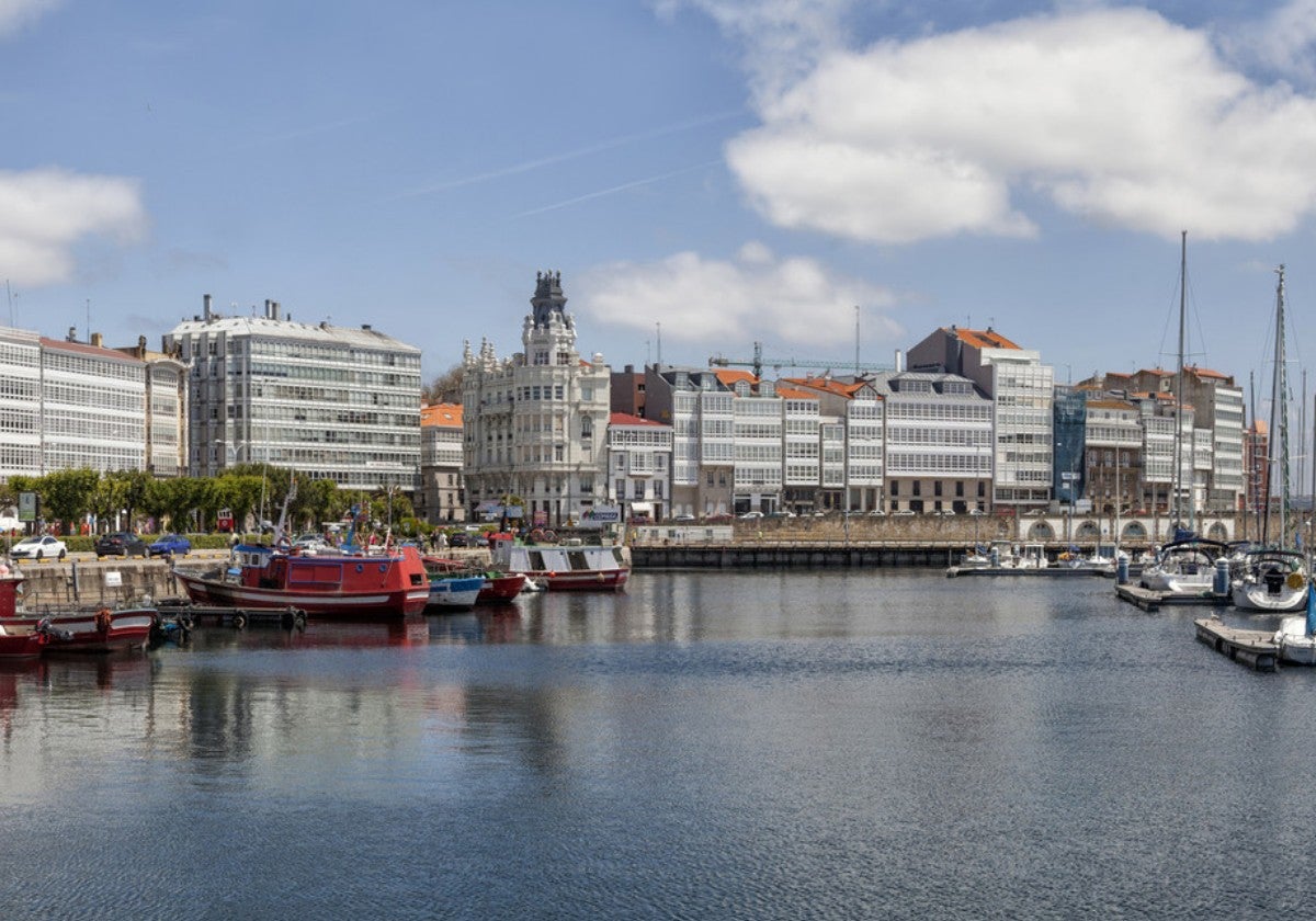 Los barrios más ricos y más pobres de La Coruña: hay diferencias de más de 40.000 euros según el código postal