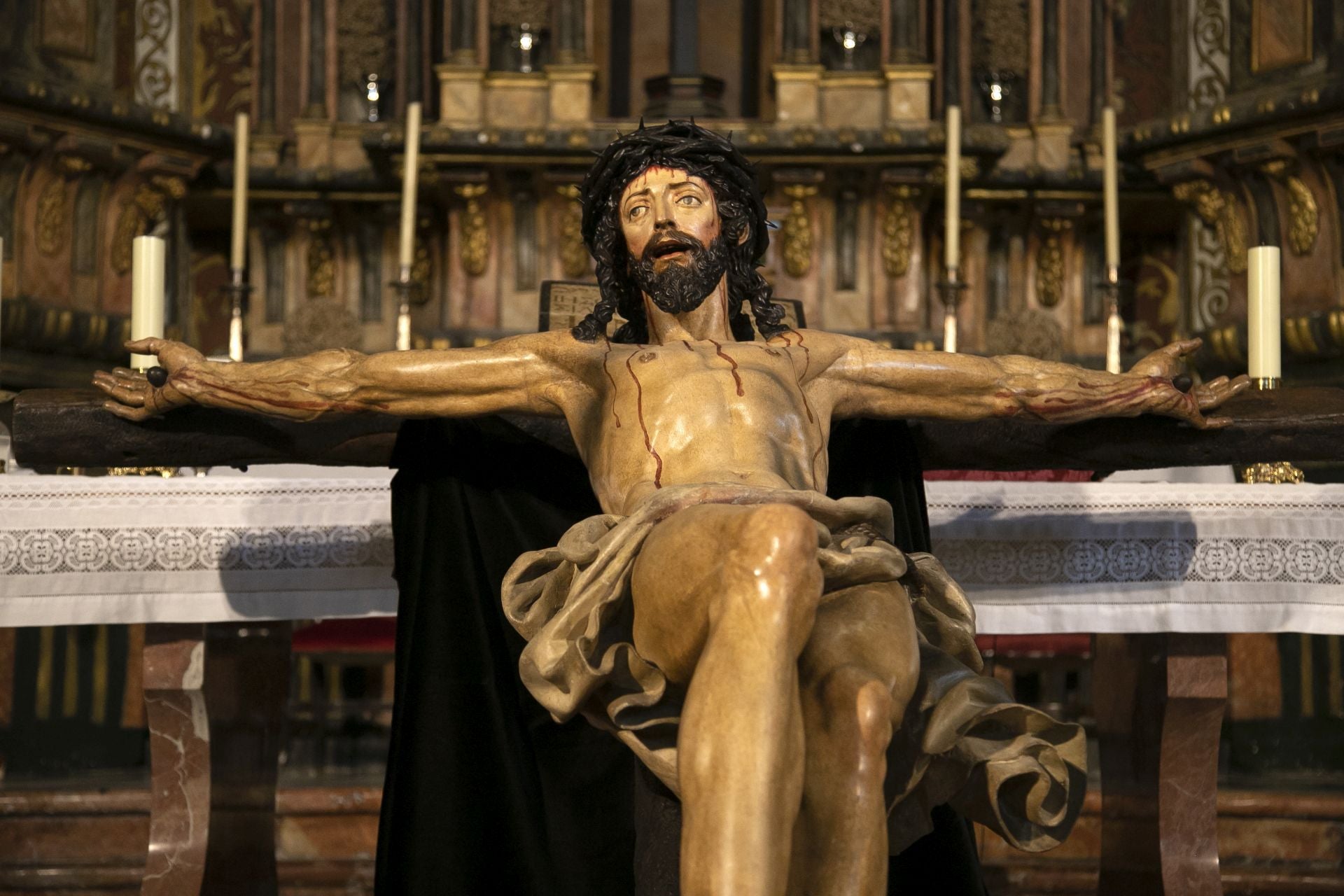 Las cofradías de la provincia siguen llegando para el Vía Crucis Magno de Córdoba, en imágenes