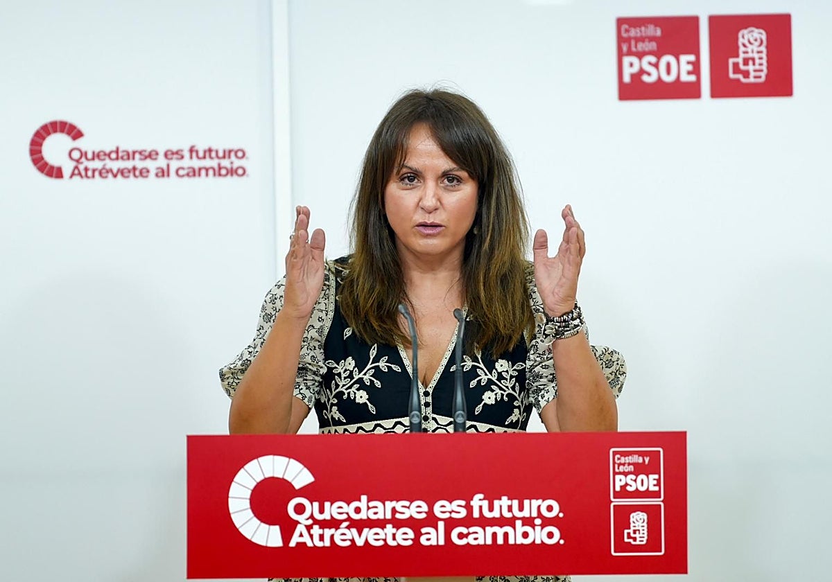 La portavoz del Grupo Socialista en las Cortes de Castilla y León, Patricia Gómez Urbán, durante la rueda de prensa