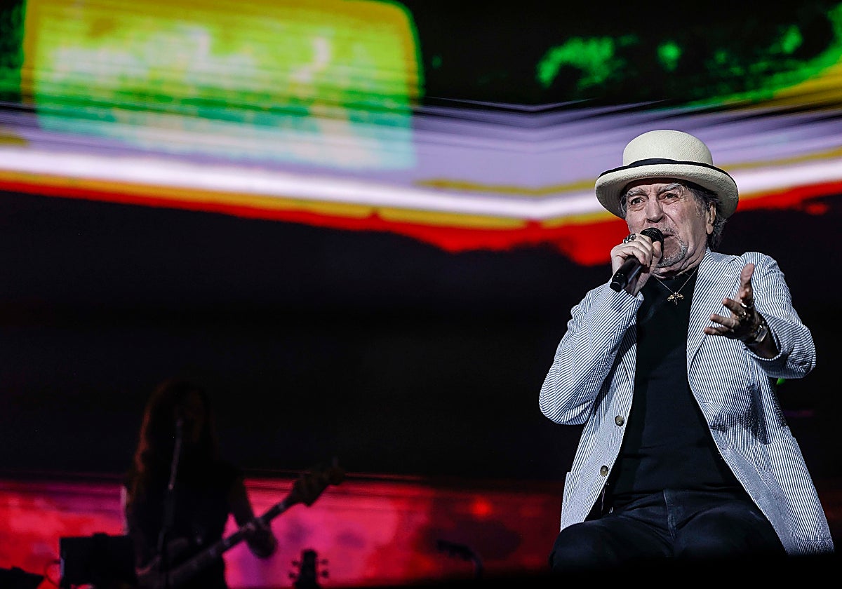 Imagen de Joaquín Sabina durante su concierto en el Roig Arena de Valencia