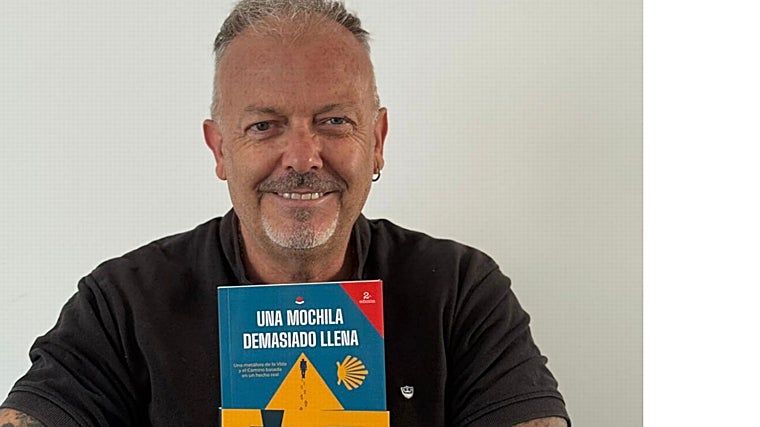 Karlos Ximénez, con su libro