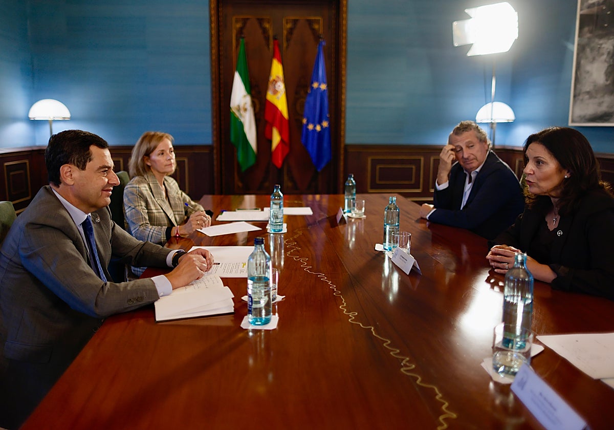 Moreno, en su reunión de este viernes con la Asociación Española Contra el Cáncer
