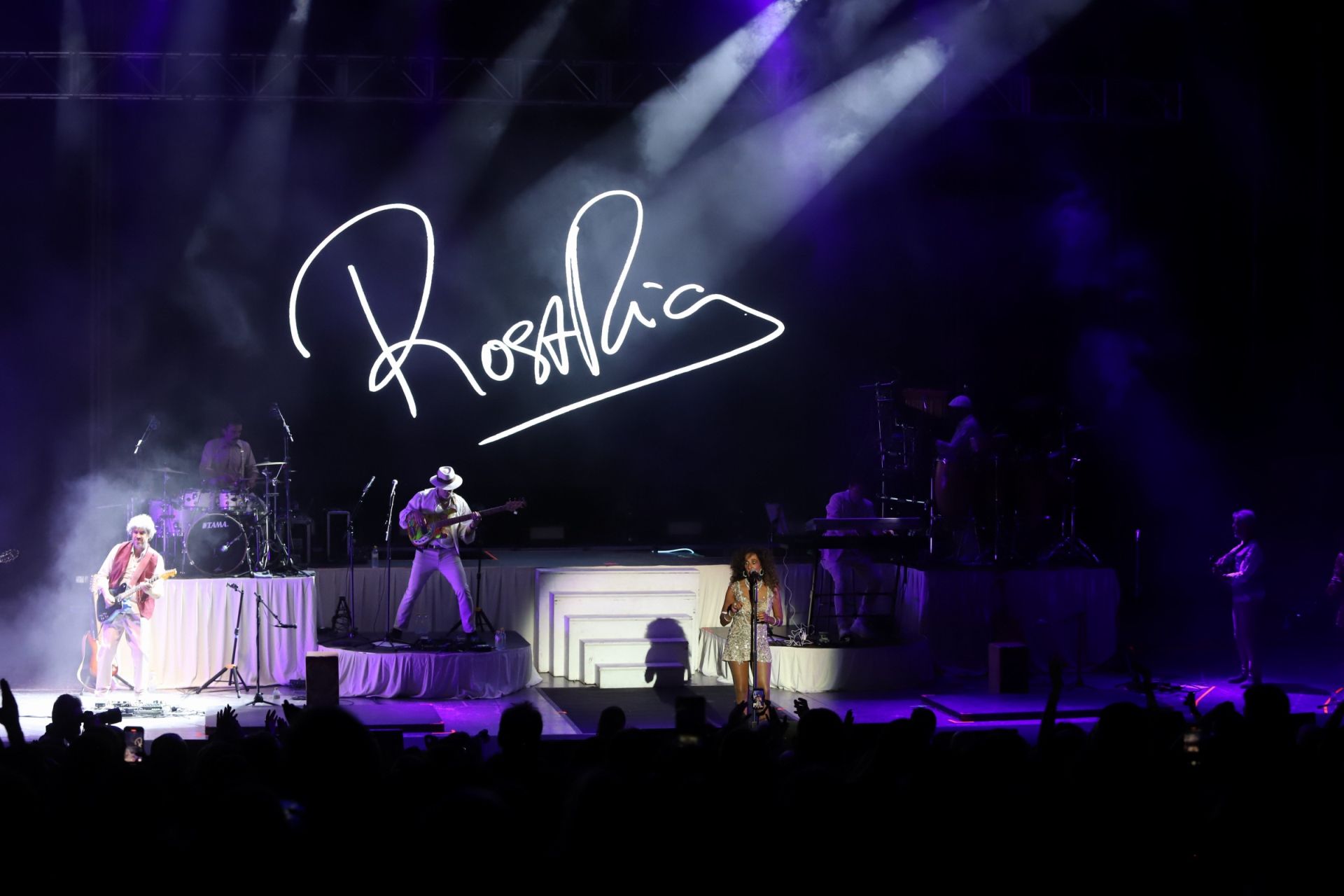 El vendaval de Rosario Flores en Córdoba, en imágenes