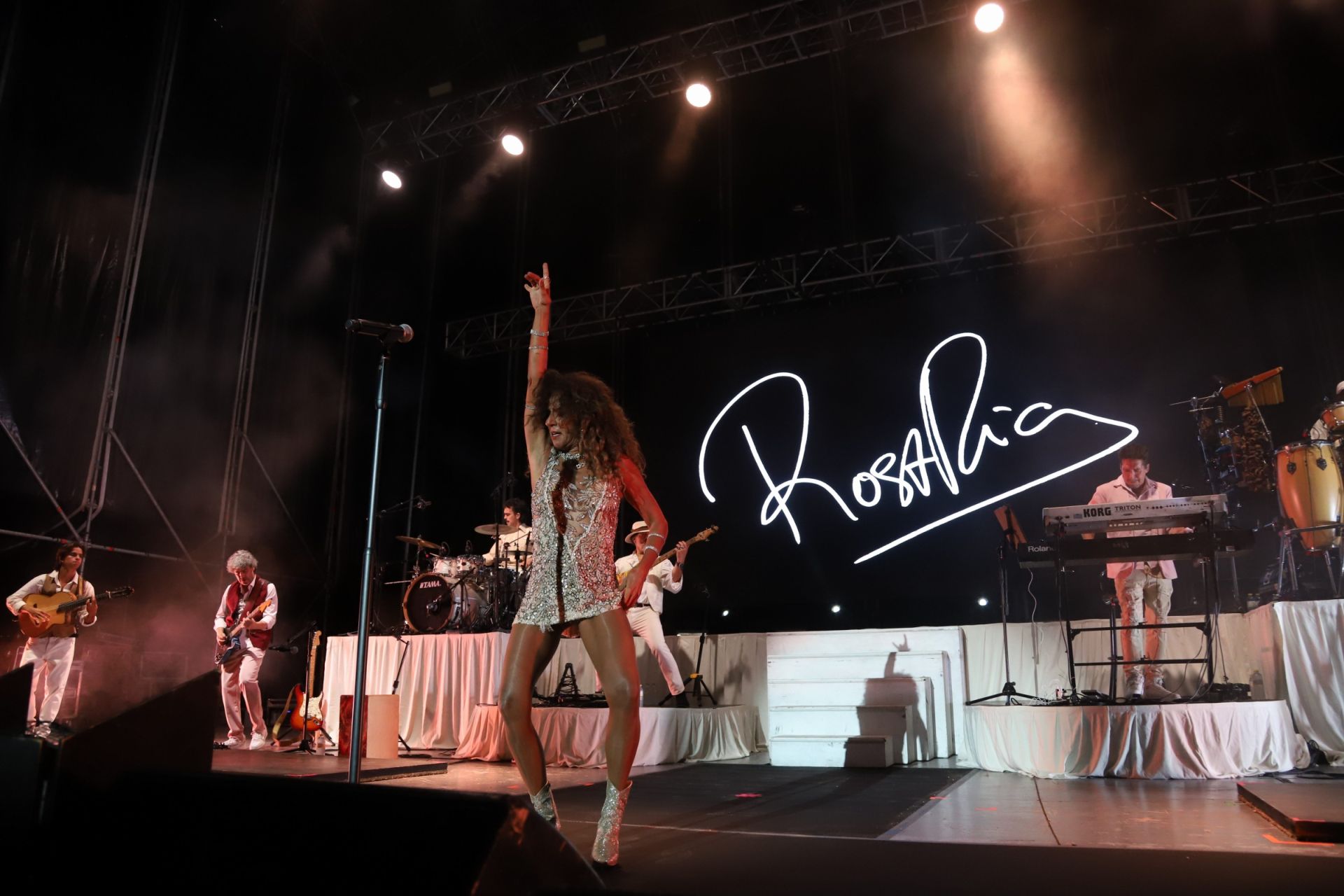 El vendaval de Rosario Flores en Córdoba, en imágenes