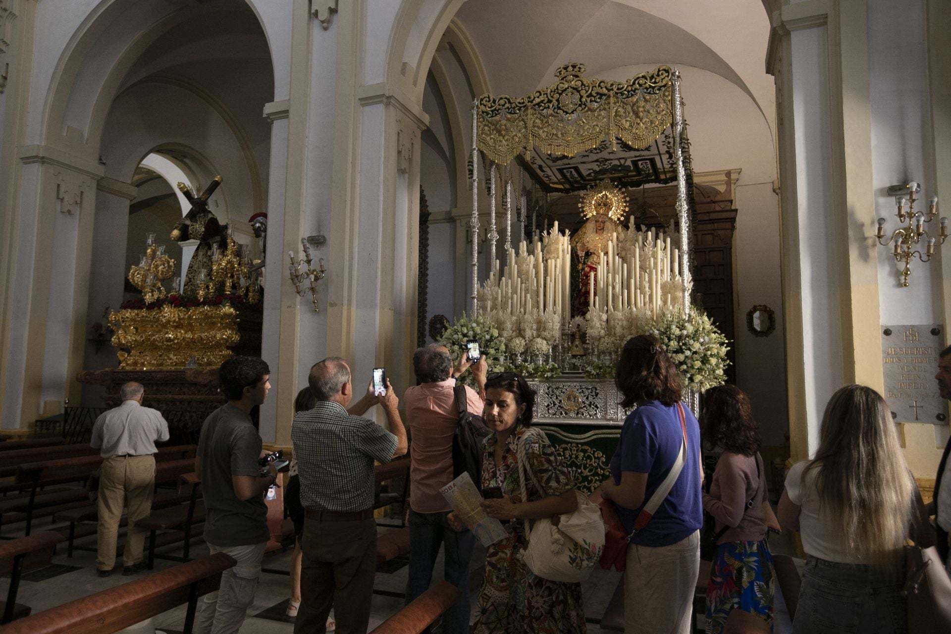 Los preparativos del Vía Crucis Magno de Córdoba, en imágenes