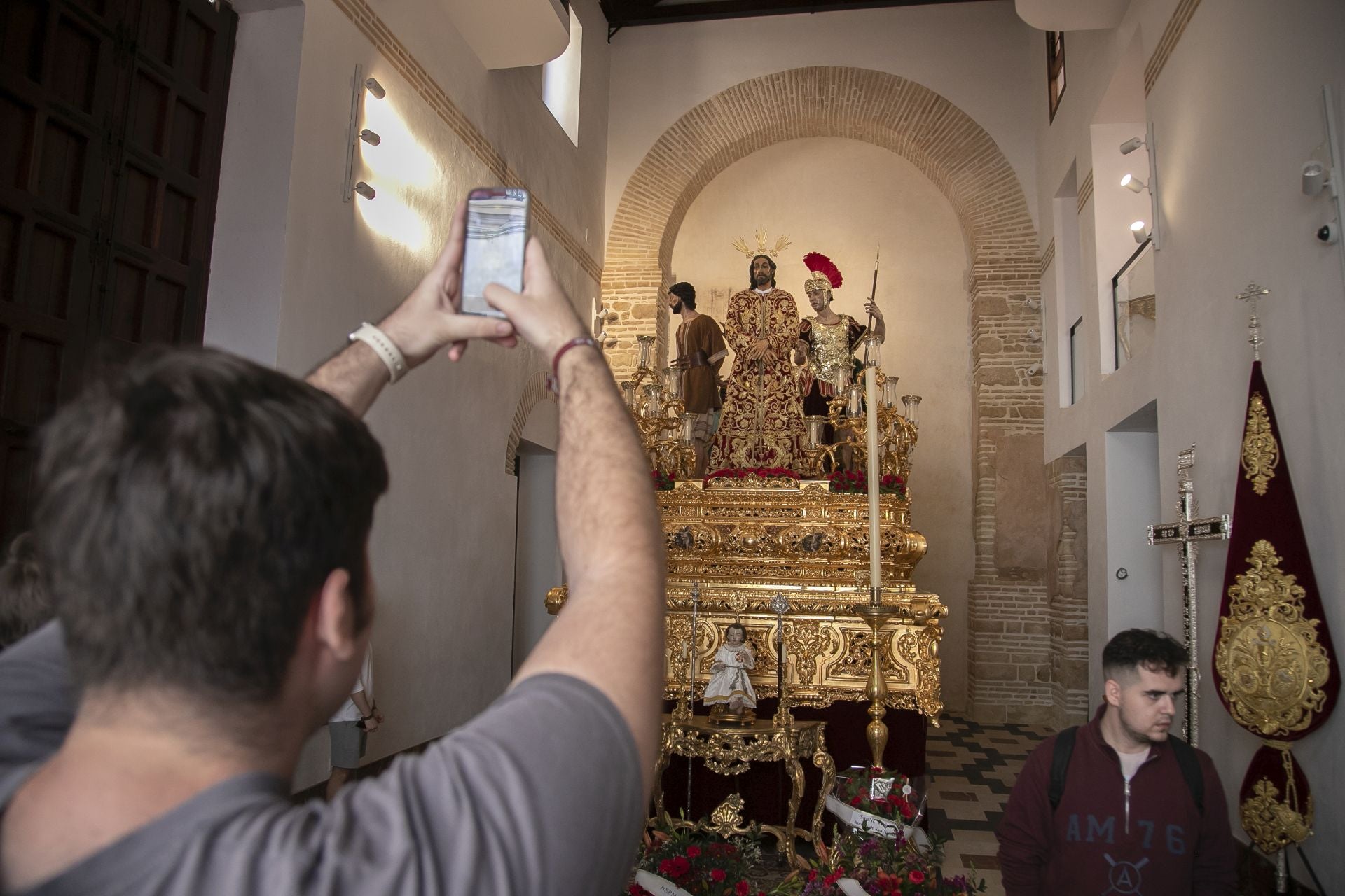 Los preparativos del Vía Crucis Magno de Córdoba, en imágenes