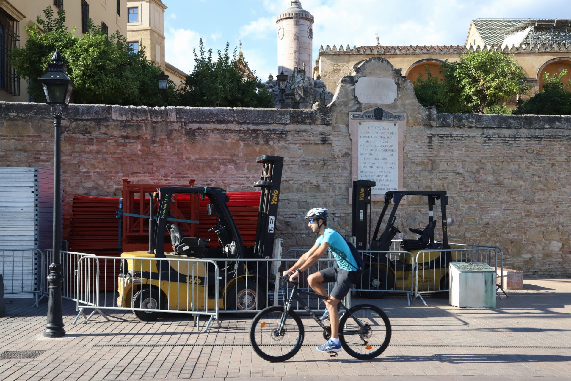 Los preparativos del Vía Crucis Magno de Córdoba, en imágenes
