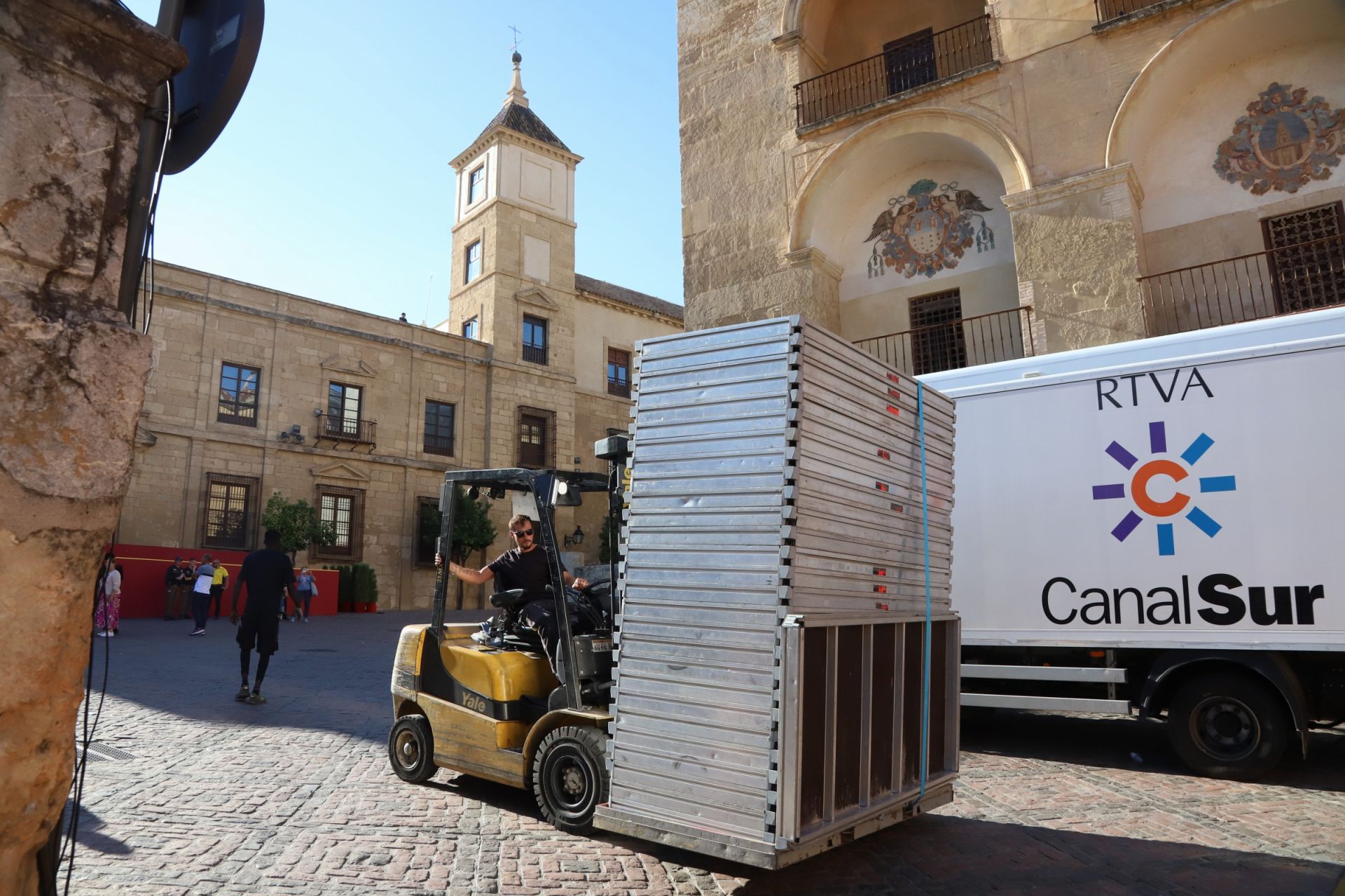 Los preparativos del Vía Crucis Magno de Córdoba, en imágenes