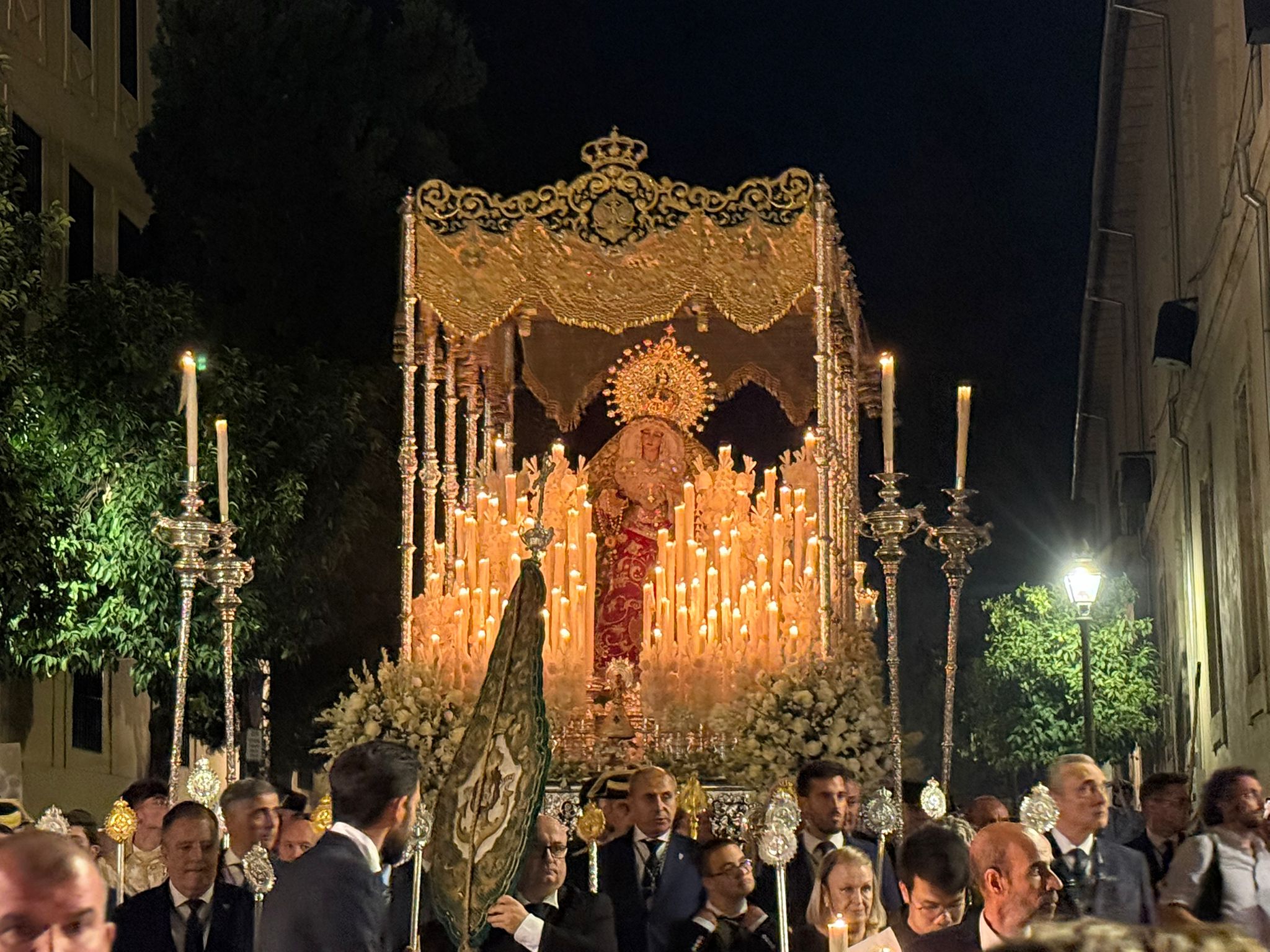 Vía Crucis Magno de Córdoba: una celebración que envuelve a la ciudad de bellas imágenes