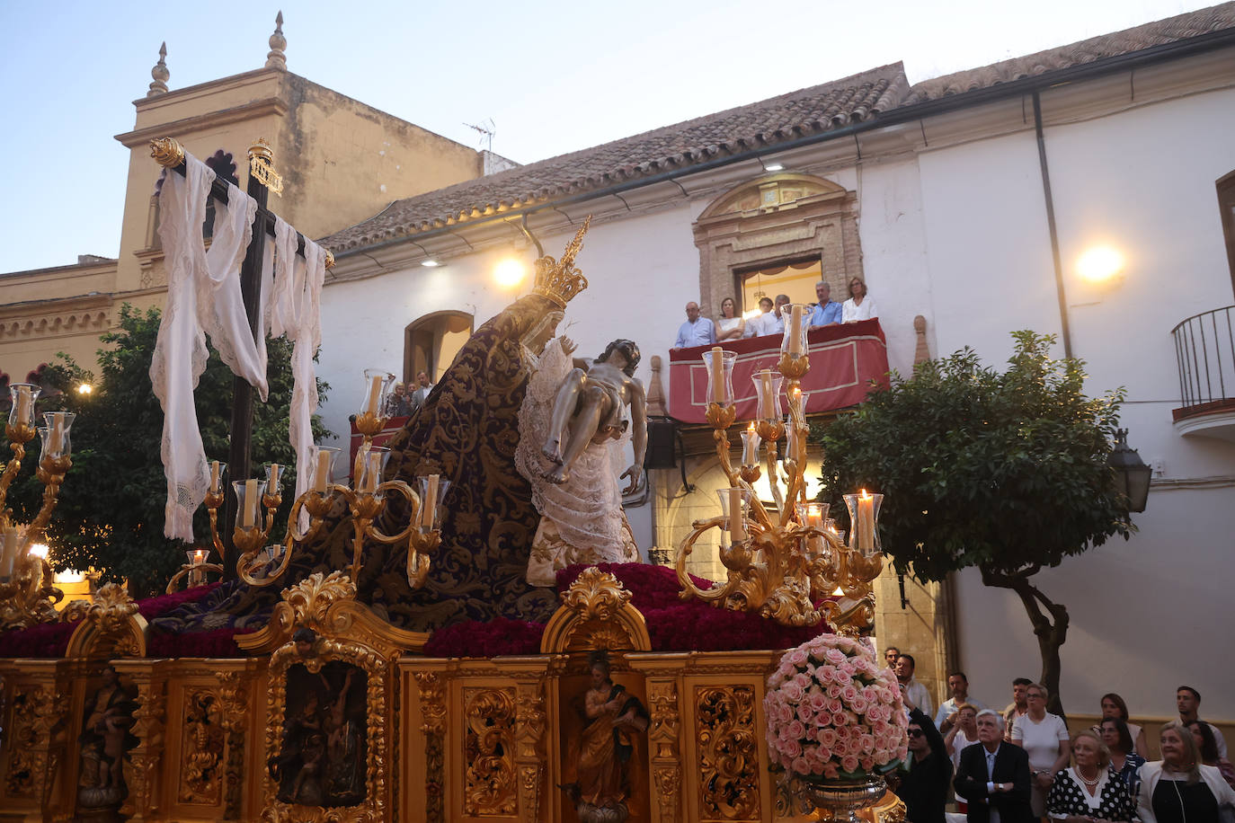 Las mejores imágenes del Vía Crucis Magno de Córdoba