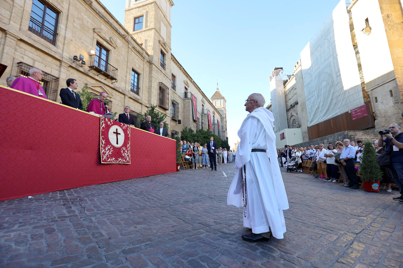 Las mejores imágenes del Vía Crucis Magno de Córdoba