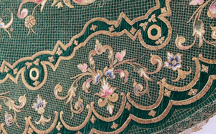 Imagen principal - Aspecto del manto antes y después de la intervención y durante el proceso