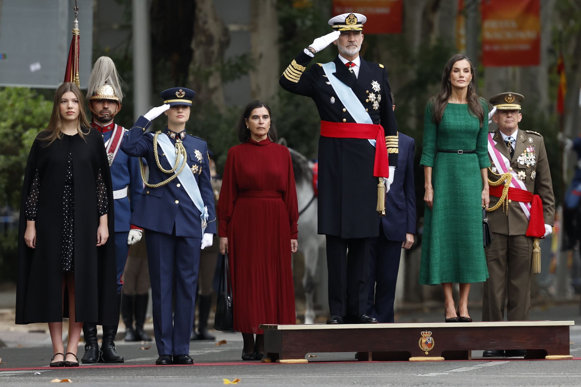 Los Reyes, la Princesa Leonor y la Infanta Sofía han llegado puntuales a los actos con motivo de la Fiesta Nacional