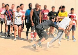 Rugby en el patio para romper el muro de la cárcel