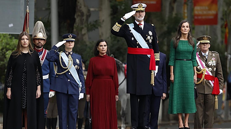El desfile militar por la Fiesta Nacional, en imágenes