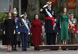 El desfile militar por la Fiesta Nacional, en imágenes
