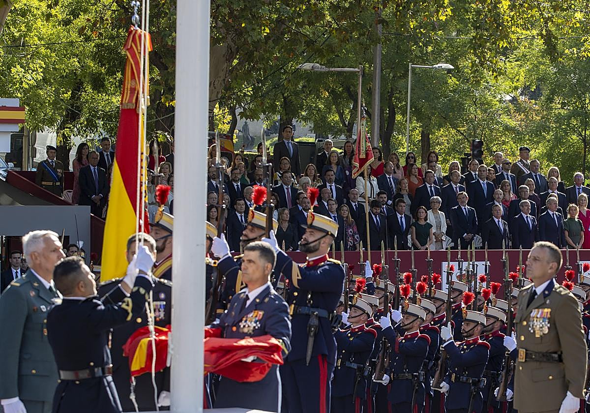 Desfile Fuerzas Armadas 2025: horario, dónde ver gratis en televisión y online, recorrido y cortes de tráfico en Madrid hoy por el Día de la Hispanidad