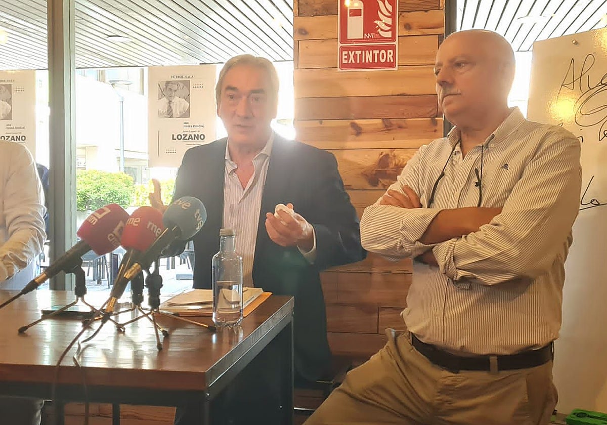 Javier Lozano y Teo Díaz, en la presentación del libro