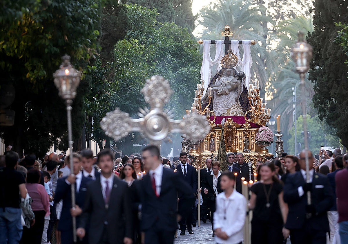 Las mejores imágenes del Vía Crucis Magno de Córdoba