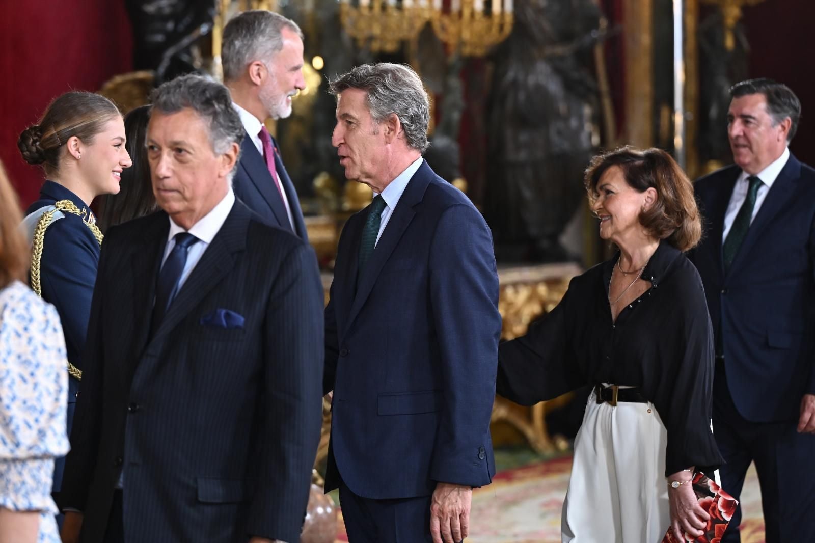 Alberto Núñez Feijóo, líder de la oposición,  ha pasado también por el besamanos, así como los principales portavoces de los grupos parlamentarios