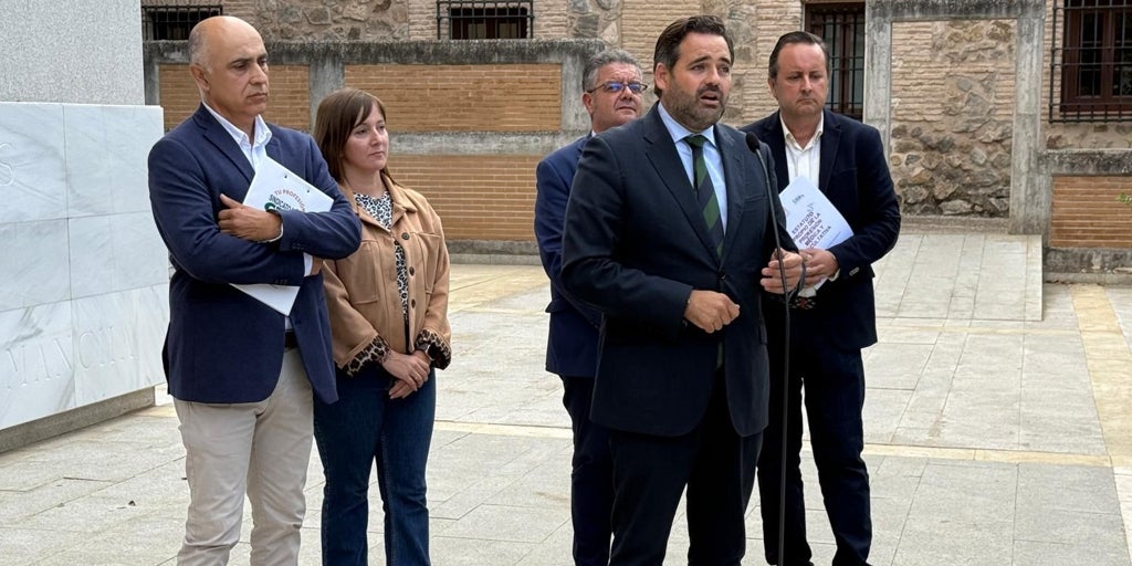 Núñez (PP) promete de nuevo recuperar la carrera profesional sanitaria como primera medida si gobierna Castilla-La Mancha