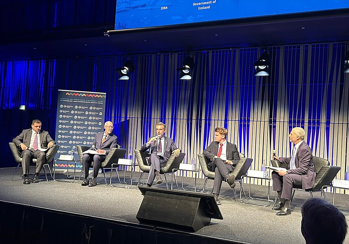 El consejero de Agricultura, Pesca, Agua y Desarrollo Rural, Ramón Fernández-Pacheco, en la Cumbre IDRA 2025 sobre Agua