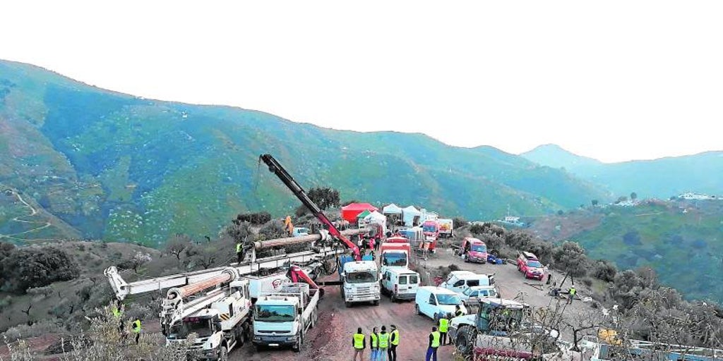 Rescatado un niño atrapado en el fondo de un pozo de una obra en Torredelcampo, en Jaén