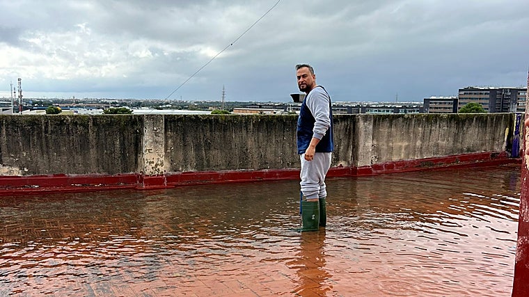 Rafael, el vecino que avisó a los bomberos por la filtración de agua