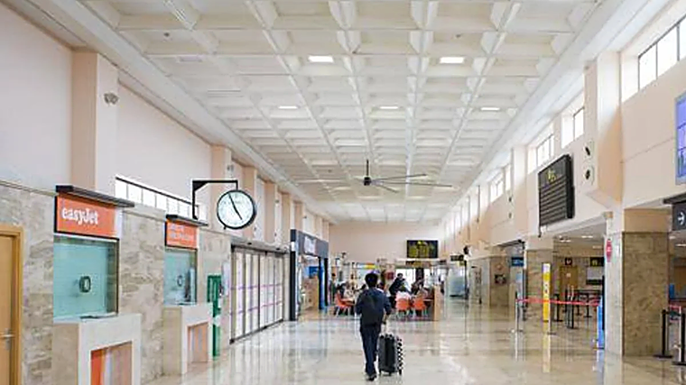 Interior del aeropuerto