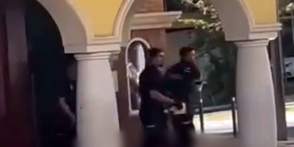 Se refugia en una iglesia de Marbella con dos cuchillos tras apuñalar a un hombre