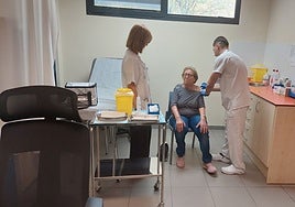 El Sescam llama a la vacunación de la gripe por su eficacia: reduce infecciones respiratorias e ingresos hospitalarios