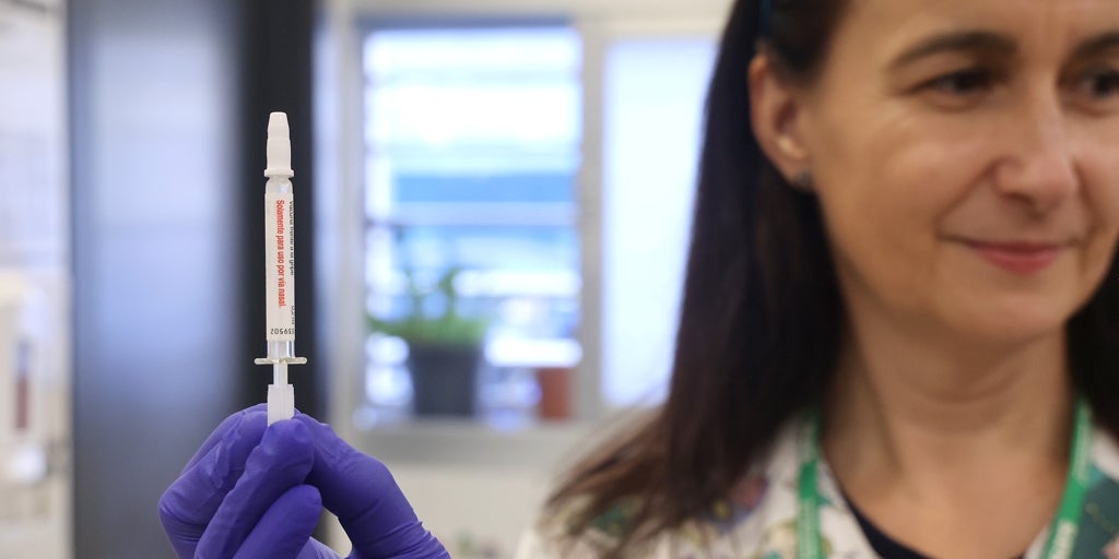 Salud avanza en la campaña de la gripe con la protección de los mayores de 80 años en Andalucía