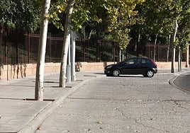Una anciana logra escapar de un coche junto al parque de las Tres Culturas de Toledo cuando unos estafadores iban a robarle el dinero