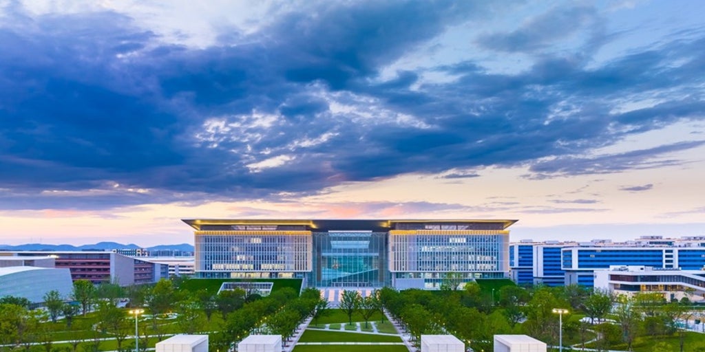 Así es la primera universidad española en el extranjero: la Politécnica de Valencia se estrena en el  Silicon Valley  de China