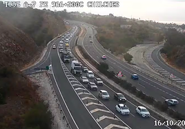 Obras en plena hora punta colapsan la A-7: hasta 90 minutos atrapados camino de Málaga
