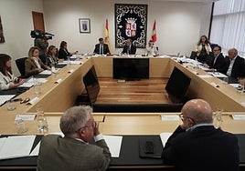 La oposición duda de la «validez» del presupuesto autonómico y pide dos informes jurídicos