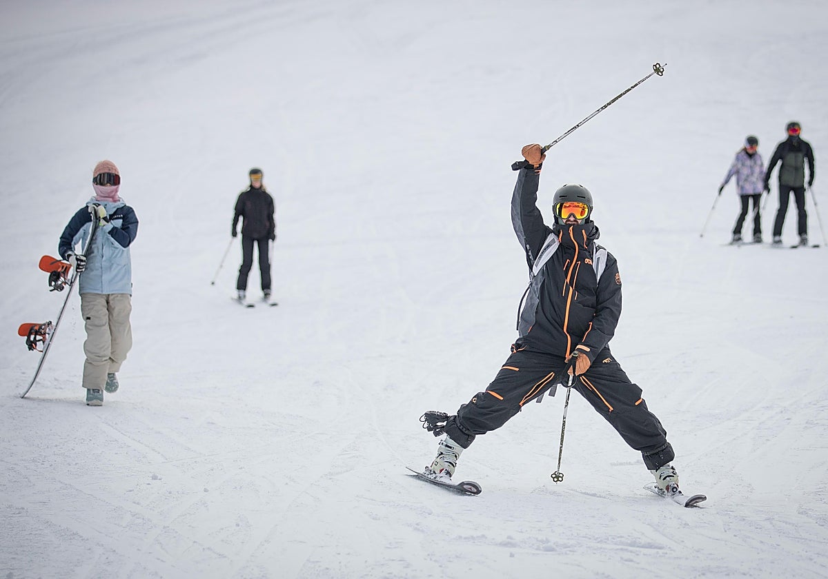 Si las previsiones se cumplen, el 29 de noviembre habrá esquiadores en Sierra Nevada