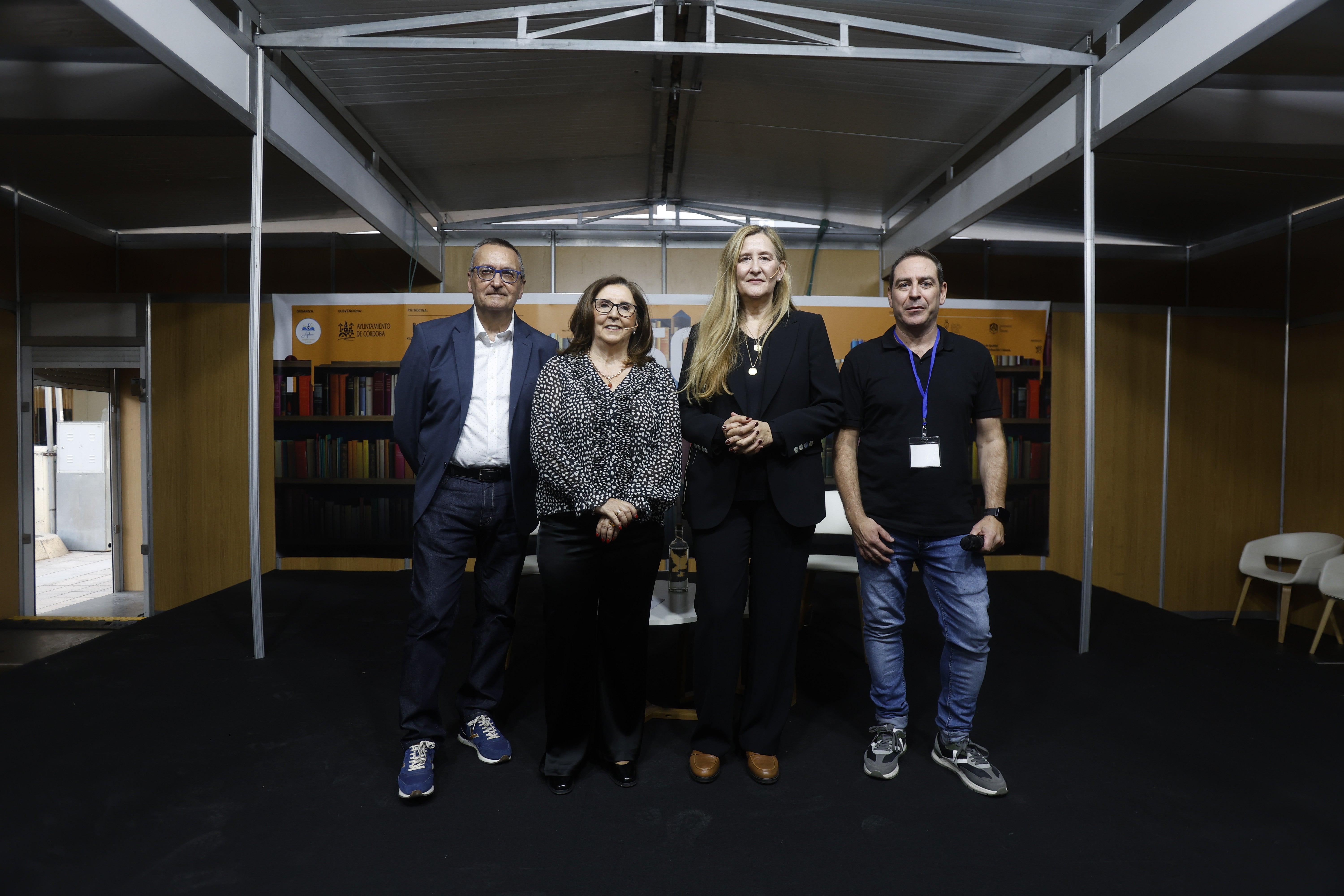 El estreno de la Feria del Libro de Córdoba con Luz Gabás, en imágenes