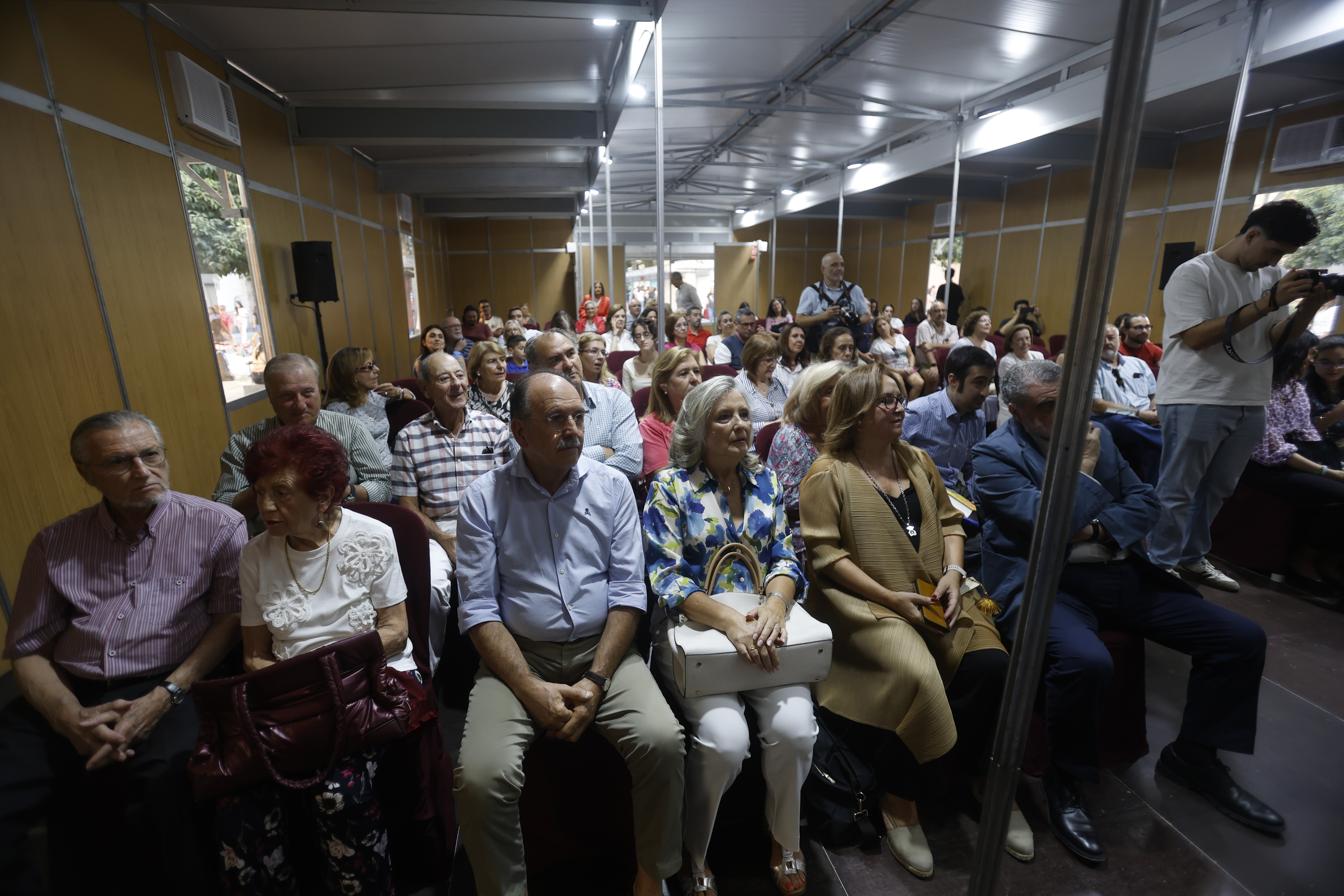 El estreno de la Feria del Libro de Córdoba con Luz Gabás, en imágenes